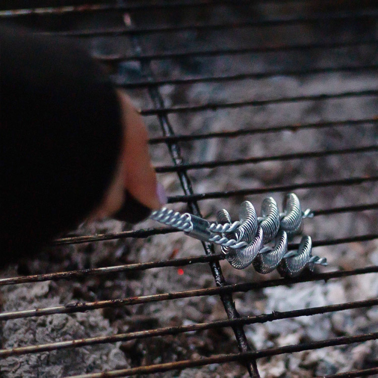 Liten grillbørste av rustfritt stål