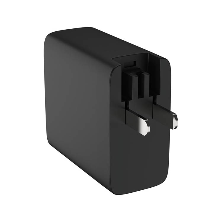 Reiseadapter med USB-inngang