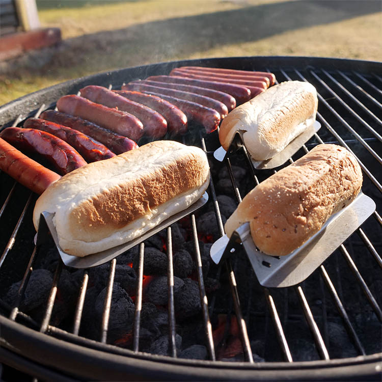 Pølsebrødrister til grillen