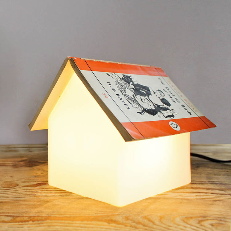 Bokstativ med lampe