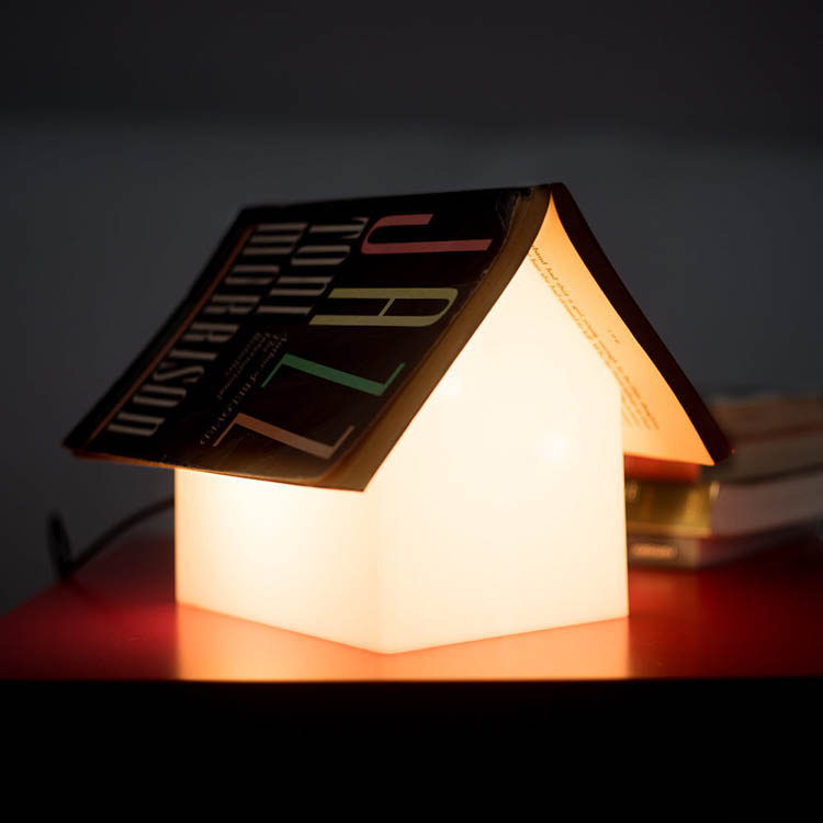 Bokstativ med lampe